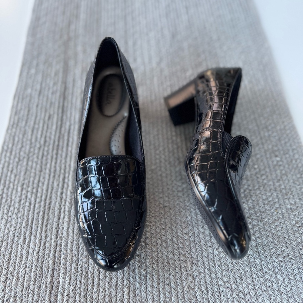 Abella Black Crocodile Patent Leather Block Heel Loafers Size 8